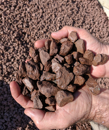 Photo: Barn Red Gravel